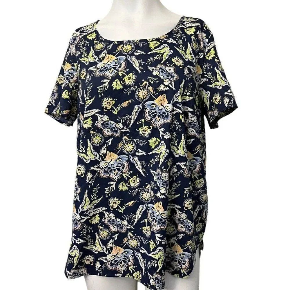 FADED GLORY Women’s Medium Blouse Navy Blue Floral Short Sleeve Keyhole Back New